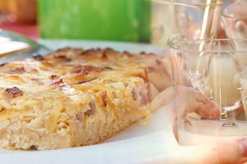 Zwiebelkuchen und Federweißer