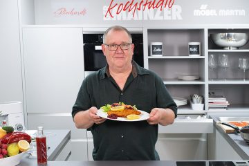 Theo kocht Schnitzel