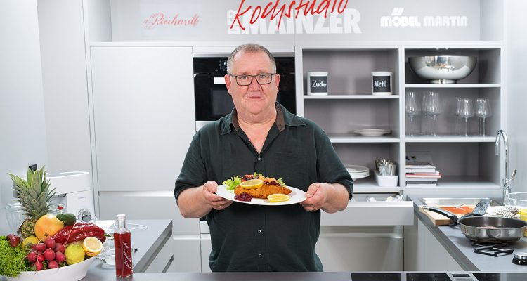 Theo kocht Schnitzel