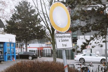 verkehrsschild-durchfahrt