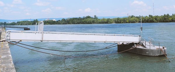 Schiffanlegestelle Rhein Landstrom